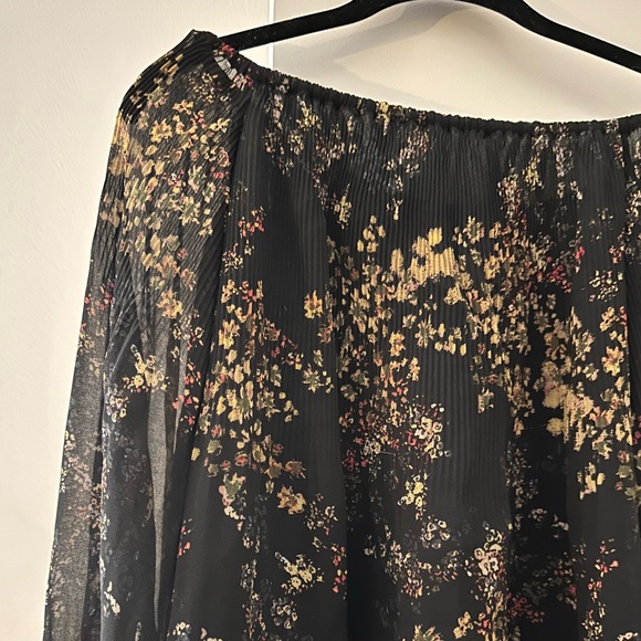 Aritzia Black Floral Off-Shoulder Blouse - Picture 3 of 3